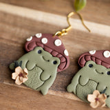 Mushroom Meadow Frogs