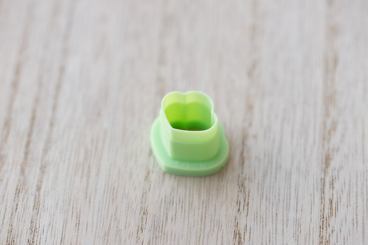 Scalloped Petal Stud Cutter