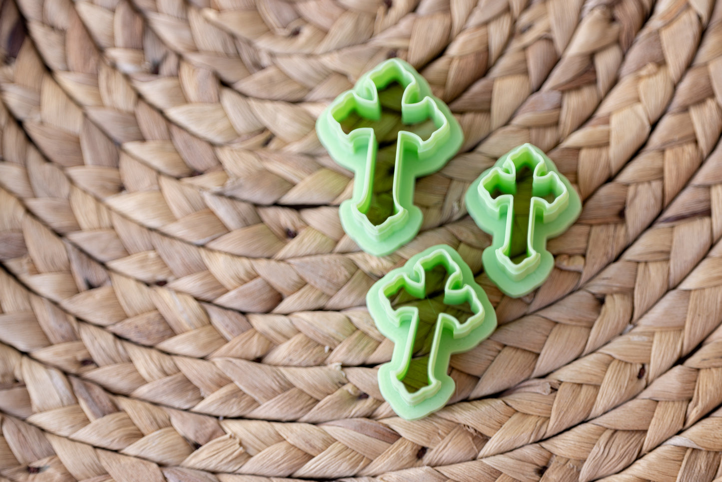 Scalloped Cross Clay Cutter