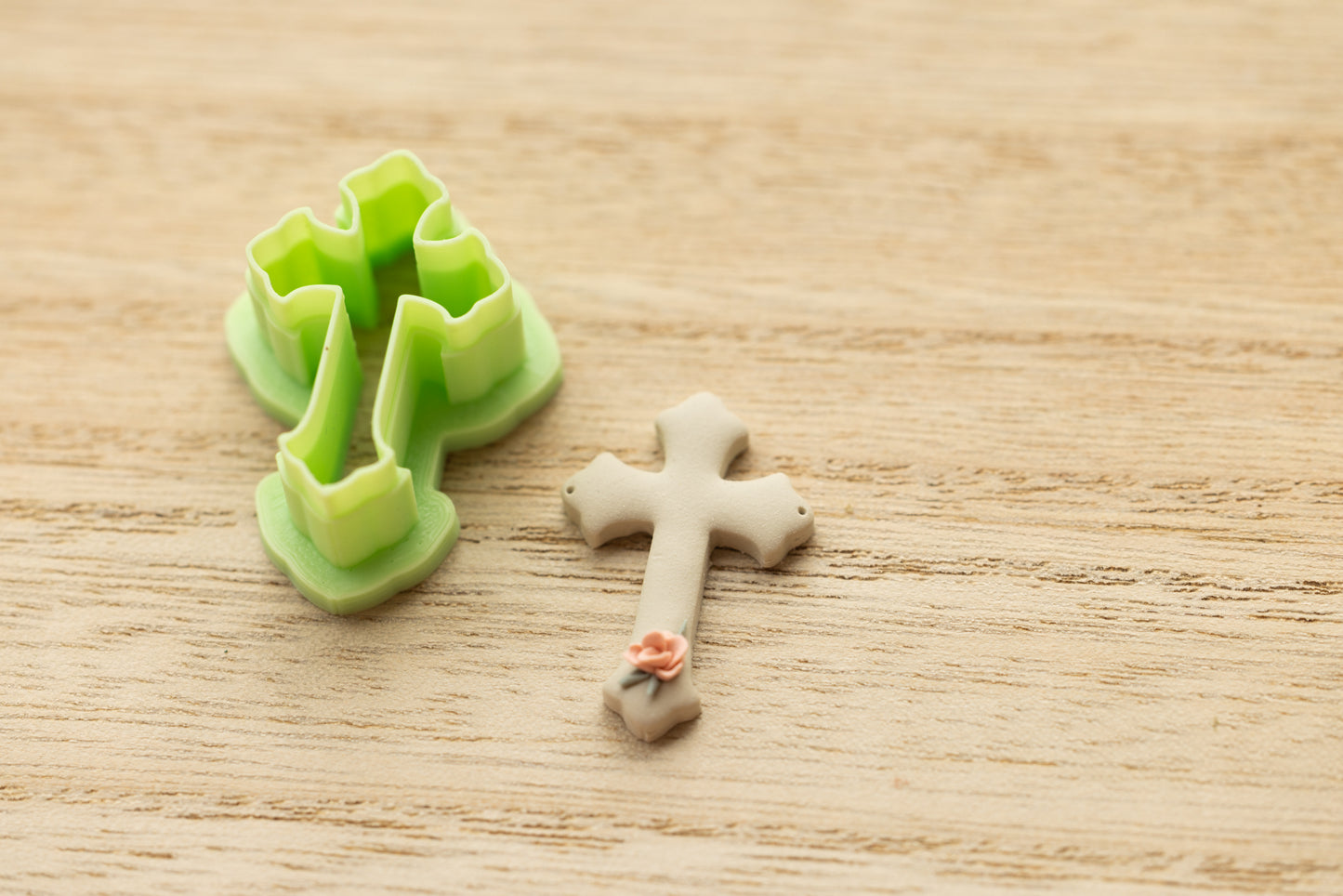 Scalloped Cross Clay Cutter