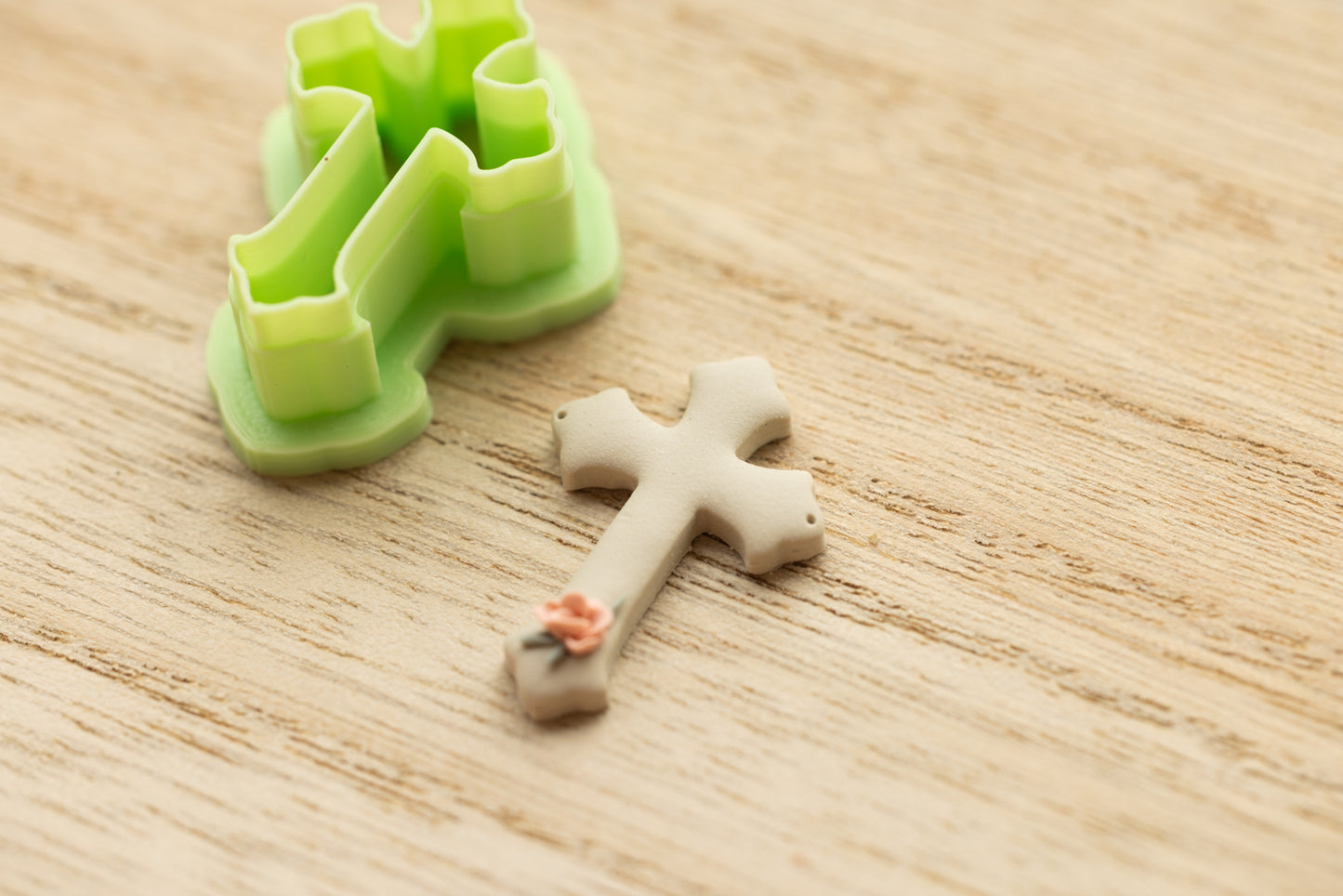 Scalloped Cross Clay Cutter
